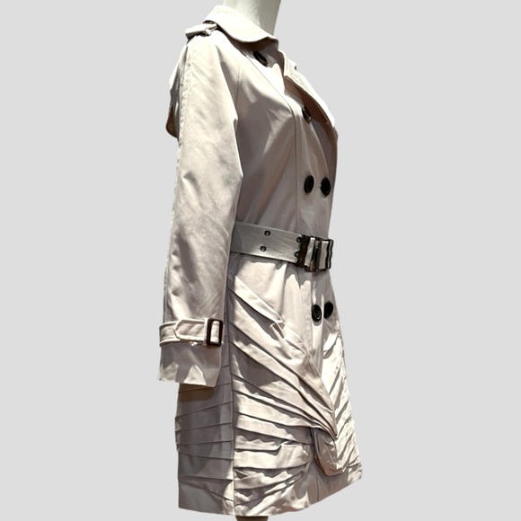 BURBERRY London Trench Coat/Jacket
Size M - Picture 8 of 15